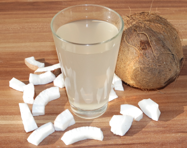 Kokoswasser - Sportgetränk mit Anti-Aging-Effekt?